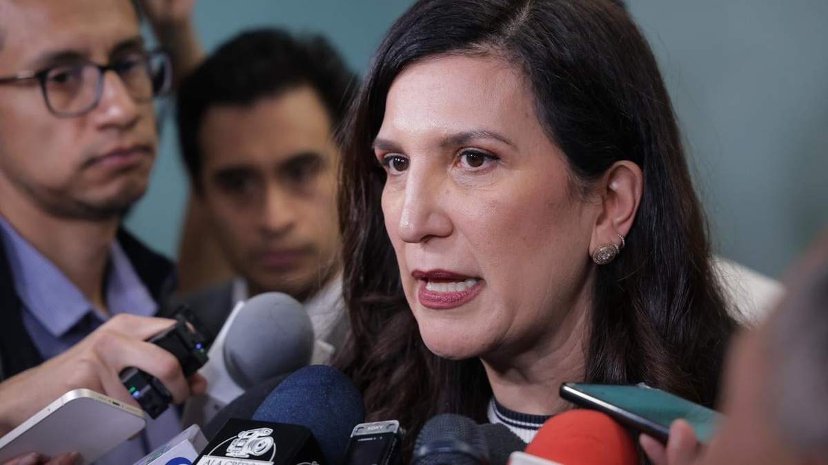 La presidenta de la Mesa Directiva de la Cámara de Diputados, Kenia López Rabadán