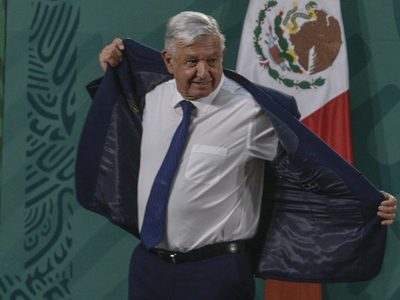 AMLO platica cómo le fue tras ser vacunado con la dosis de AstraZeneca