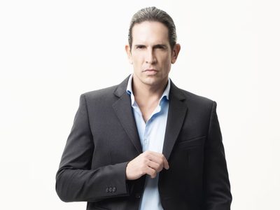 Diego Ramos tiene en su living la hermosa planta de bajo mantenimiento que es tendencia en decoración