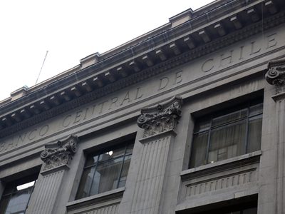 Banco Central de Chile se suma a los de Brasil y México y comienza el incremento de tipos de interés