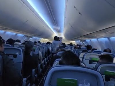 Pasajera reclama a gritos a AMLO durante su vuelo a Mérida (Video)