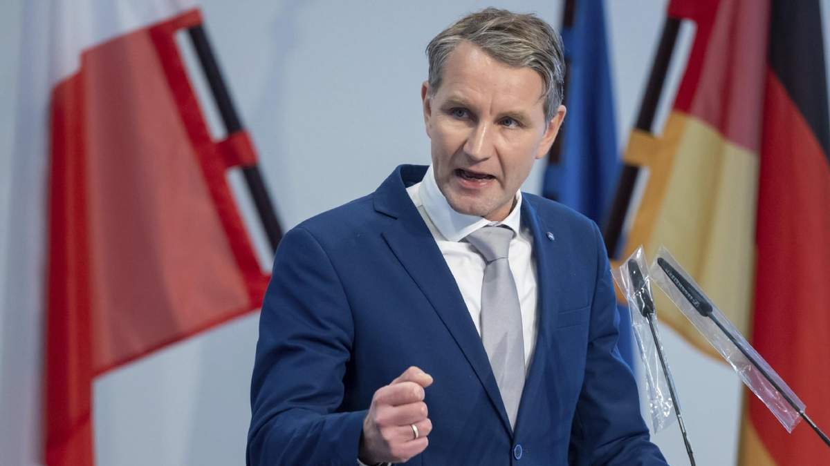 El político de extrema derecha Bjoern Hoecke, líder del grupo parlamentario AfD