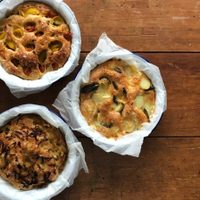 Muffins de focaccia, sin amasar ni esforzarse: la receta más rica, crocante por fuera y esponjosa por dentro