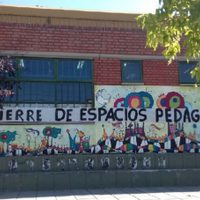 Con un “cartelazo”, maestras del jardín 36 frenan una obra que perjudica a los niños