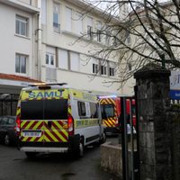 Francia: arrestan a estudiante por asesinar a su maestra
