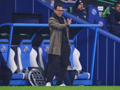 Liam Rosenior asume como nuevo director técnico del Chelsea con contrato de seis años