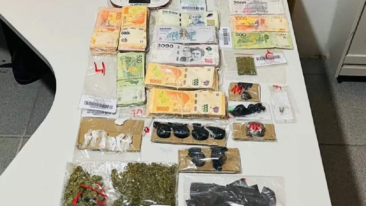 La Policía obtuvo un buen resultado en el allanamiento a la vivienda del barrio 25 de Mayo. Fuente:(Neuquén Informa)