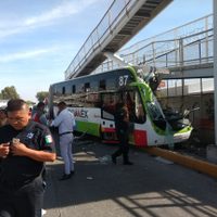 Mexibús choca contra puente peatonal y deja 22 lesionados en Ecatepec (Video)