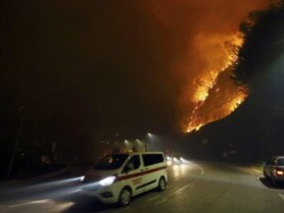 Tras al menos seis muertes, 5 mil bomberos buscan contener incendios en Portugal