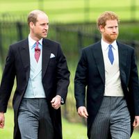 La realeza británica festeja esta actitud de los príncipes Harry y William
