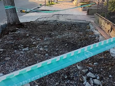 Cien días de espera: el reclamo de un vecino por una obra municipal inconclusa que lo dejó atrapado