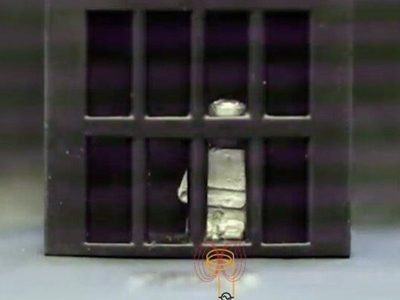 Un robot se licúa para atravesar barrotes como en Terminator 2 (Video)
