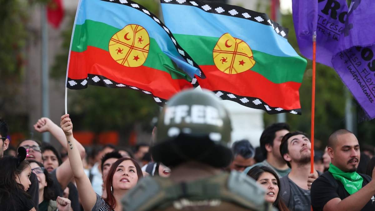 Movilización mapuche en Santiago de Chile. Fuente: (Twitter)