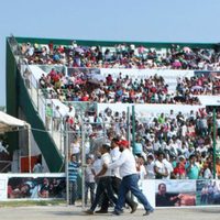 Chiapas: periodistas denuncian acarreo con Prospera en informe de senador priista y son arrestados