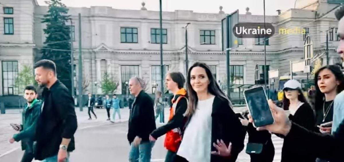 Angelina Jolie en el momento del desalojo