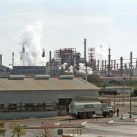 Senado aprueba dictamen para quitar regulación asimétrica a Pemex