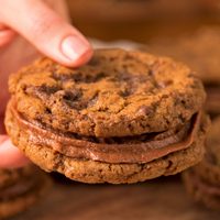 Alfajores en forma de Cookies: poné la pava para merendar esta receta tan rica y fácil de hacer