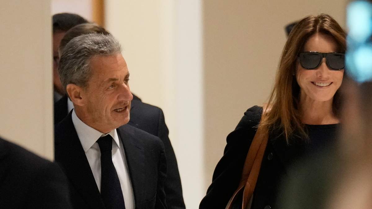 El expresidente de Francia Nicolas Sarkozy y su esposa, Carla Bruni Sarkozy