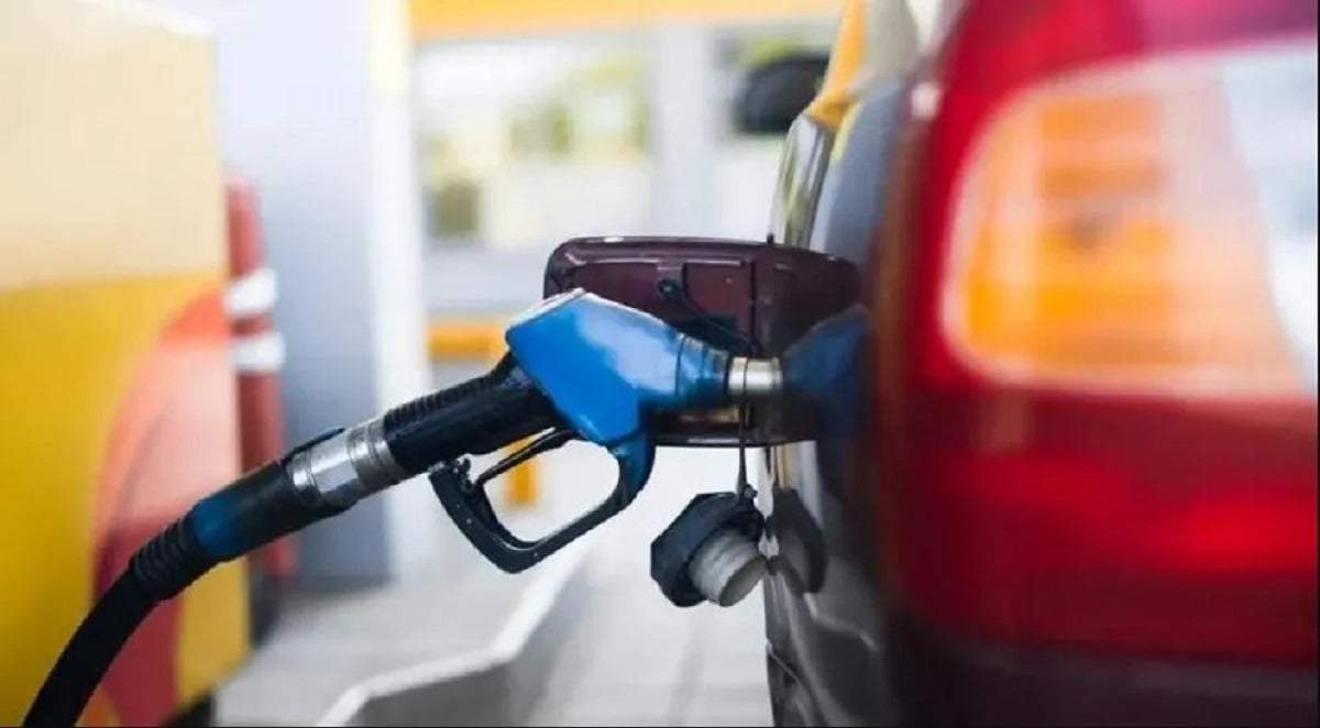 La tasa vial se aplicará al cargar combustible.  Fuente: (Facebook)