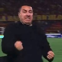 Efraín Juárez es escoltado por la policía colombiana tras festejar pase a final (Video)