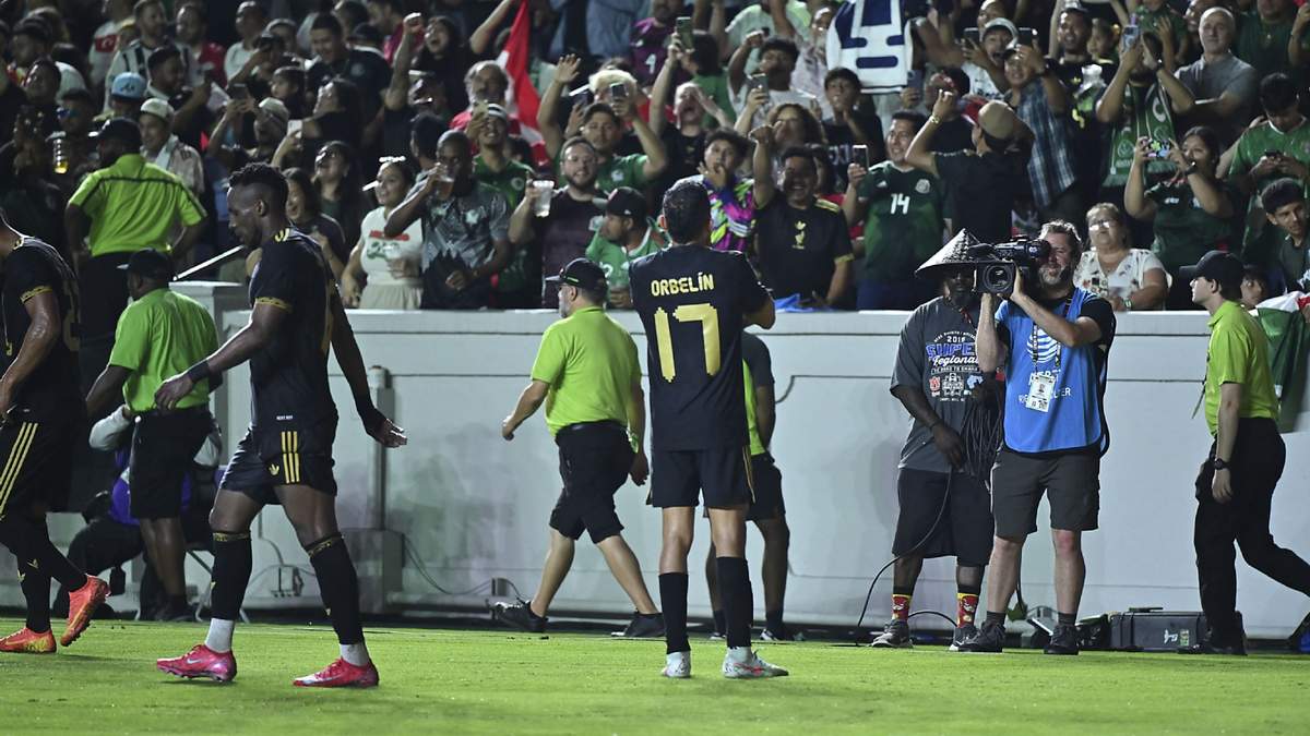 Orbelín Pineda anotó un gol sobre el final de la primera parte y eso le bastó a México para derrotar el martes 1-0 a Turquía