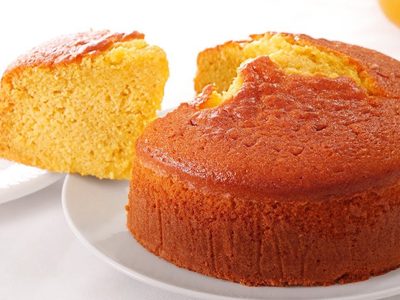 Bizcochuelo húmedo bañado en naranja: deleitate con esta receta, ideal para acompañar el café o mate