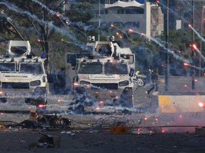 Fuerzas de Maduro reprimen protestas convocadas por Guaidó