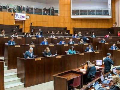 Legisladores neuquinos se retiraron del recinto y levantaron la sesión por falta de quórum