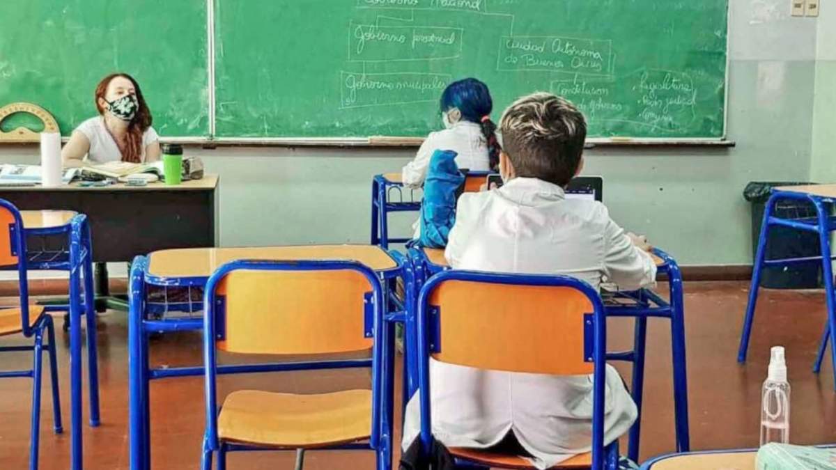 El calendario escolar se ajustará en función de la pandemia. Fuente: (Twitter)