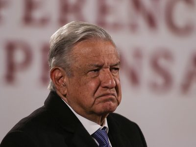 Tras difusión de audios de Gertz, reportan reunión de AMLO con funcionarios de la FGR