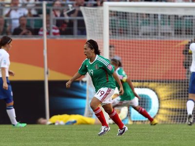 Mónica Ocampo, autora del Mejor Gol en Mundiales femeniles, se retira como profesional (Videos)