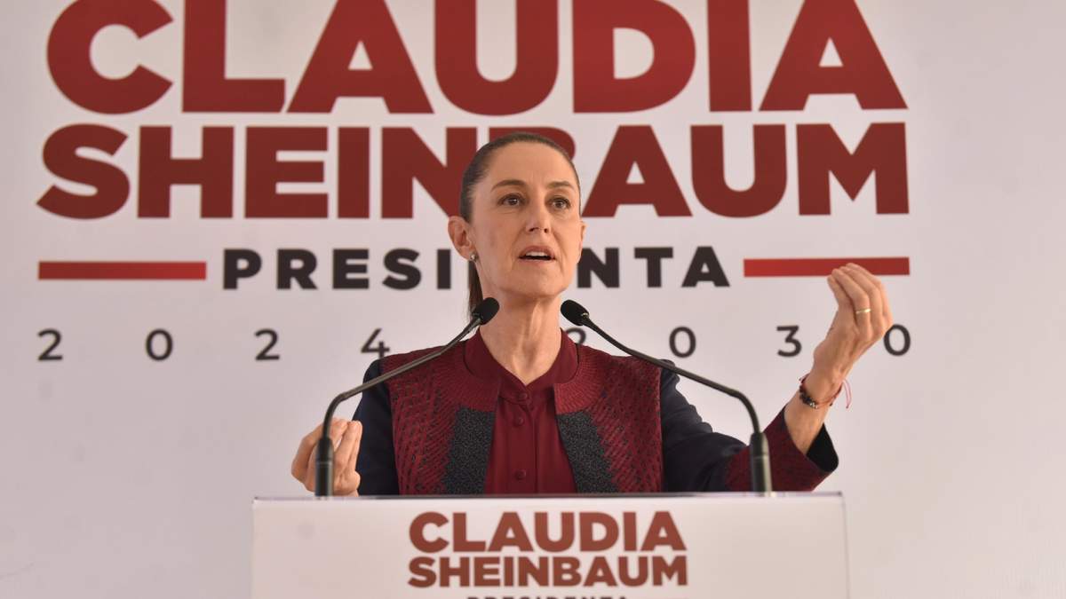 Claudia Sheinbaum en su conferencia en la casa de transición