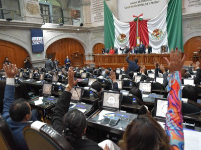 También en Edomex “mayoritean” reforma judicial; oposición advierte que no mejorará justicia
