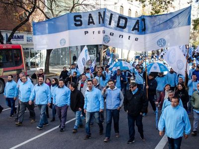 Salud: gremios de Sanidad y las cámaras empresariales acordaron elevar el salario en un 45%