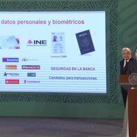AMLO arremete contra juez que otorgó amparo contra padrón de celulares
