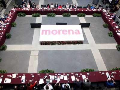 ¿Por qué no está aquí Adán Augusto? Ausencia de secretario causa extrañeza en plenaria de Morena