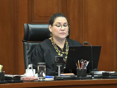 TEPJF revocó sanción del INE a Batres por publicidad en redes durante campaña de elección judicial