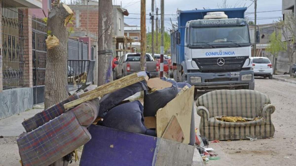 Avanza el operativo de limpieza Puerta a Puerta por los barrios de Neuquén. Fuente: (Twitter)