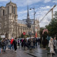 Notre Dame vuelve a saludar al mundo en su reapertura cinco años después del incendio