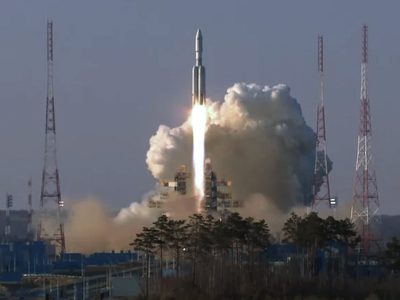 Rusia logra despegar cohete de transporte pesado tras tercer intento