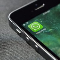 WhatsApp prueba limitar la cantidad de mensajes de difusión compartidos al mes para frenar el spam