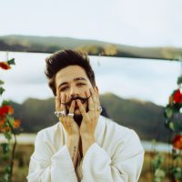 A poco de comenzar su gira con Evaluna, Camilo dio una triste noticia