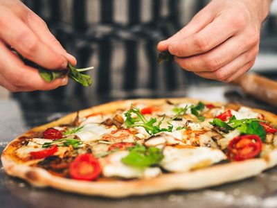 Consejos para hacer pizza casera y sorprender a la familia