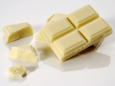 Chocolate blanco en tableta y vegano: así lo podés preparar en casa, igual de rico que el comprado
