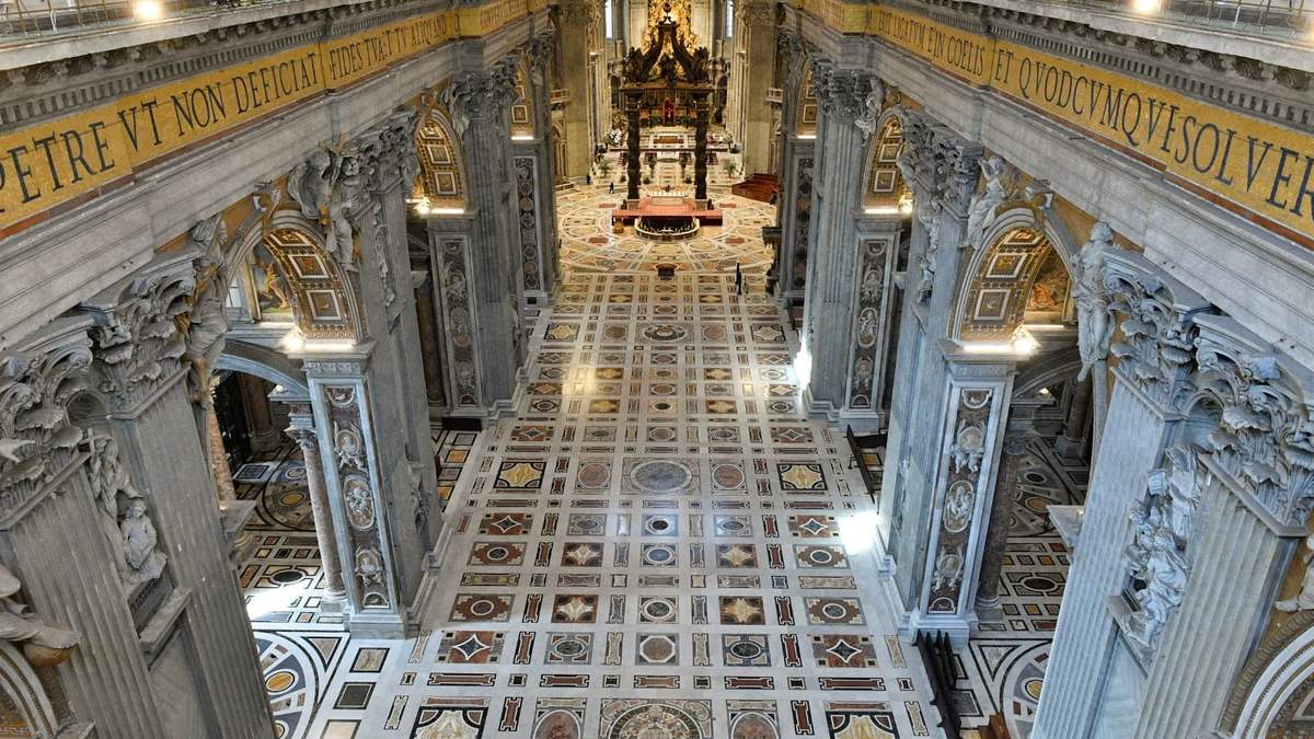 Tras un acuerdo entre la Iglesia y el gobierno italiano vuelven las misas. Fuente: (Twitter)