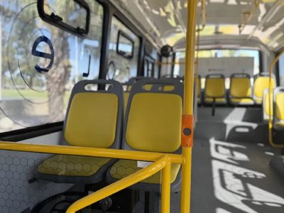 Abusó de una mujer en el COLE y ahora tiene prohibido subir al colectivo por dos años