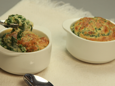 Souflé de espinacas: resolvé la cena en pocos minutos con esta receta increíble y con toque gourmet