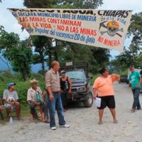 Pobladores de Acacoyagua bloquean crucero para exigir salida de mineras