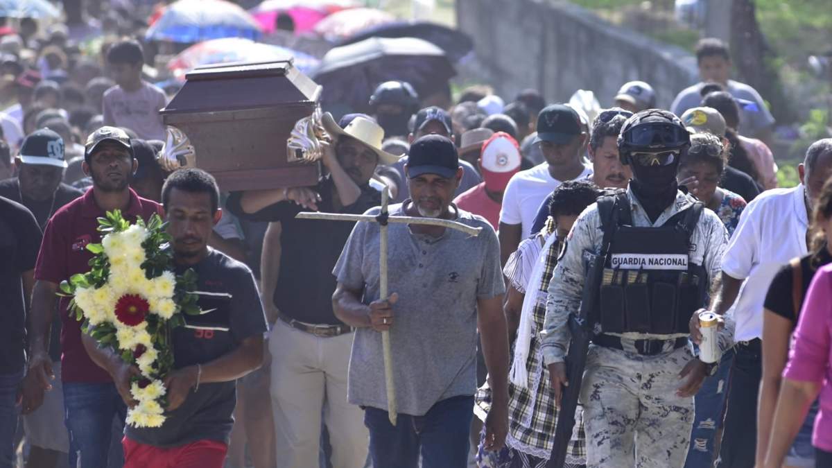 El sepelio del alcalde electo de Copala. El pueblo clama justicia