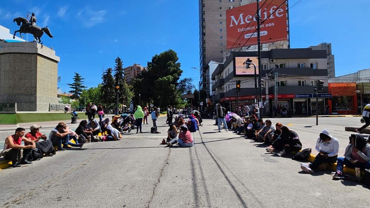 Concentración en el centro. Fuente: (Javier Manzano - Minuto Neuquén)